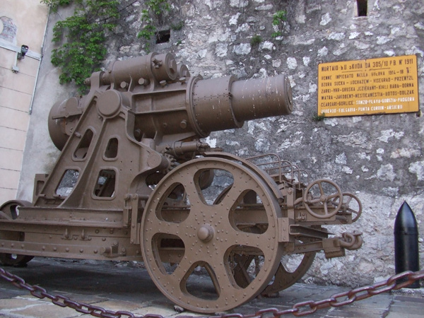 2. la bella Rovereto tra palazzi . ..cimeli e musei