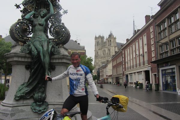 24. Amiens. Citt+á di jiulio Verne