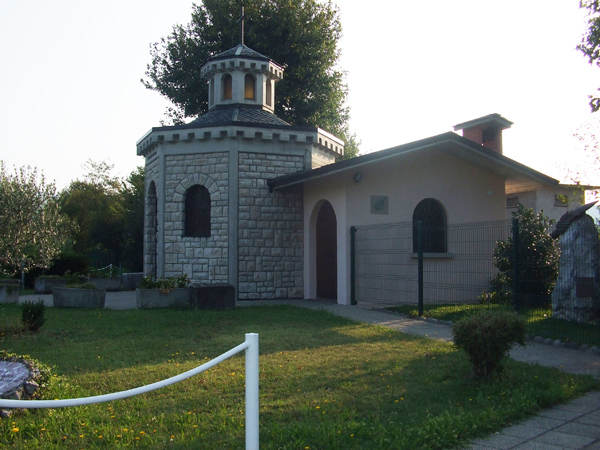 4.-Valbrembo.-Chiesetta-alpini