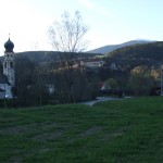 49. S Lorenzo . Dopo diversi su e giù spezza gambe raggiungo la periferia di Brunico