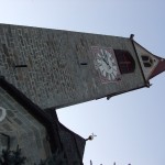 64. Dietro il campanile (di notte i rintocchi delle campane facevano vibrare il letto ed il cuore) la casa delle nostre vacanze