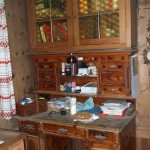 70. La credenza con le sue innumerevoli segrete