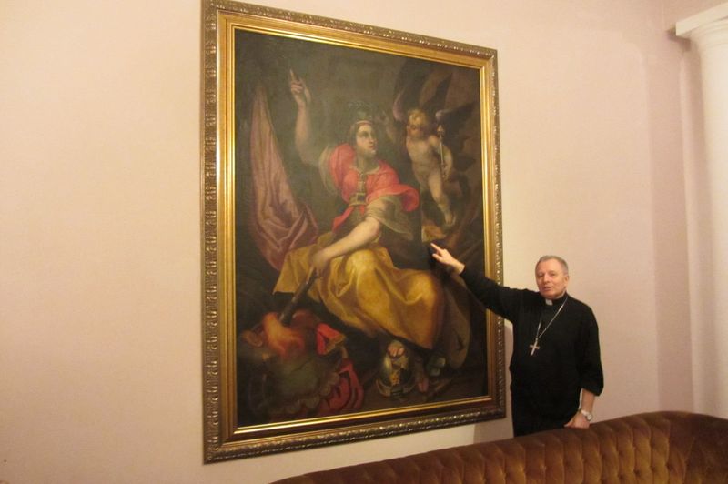 IMG_4040..passo non so se minuti ore o giorni  a palare di prospettiva Tintoretto e Caravggio con L’incantevole Monsignore in tutti i Sensi..