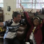 IMG_0909...faccio l'ola cvon Josè.di 114 anni se è vero come dicoo che dalle mie ole nascerà un libro questa per me vale la Copertina