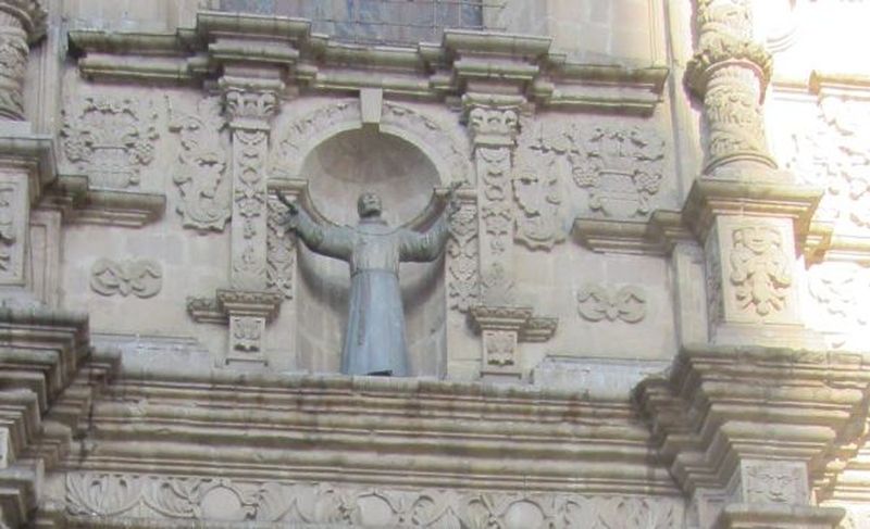 243. IMG_7437. LA PAZ . Chiesa di San Francesco che pare dire madonnna è arrivato pure qui