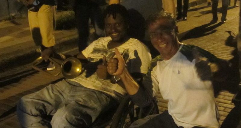 369. Panama quartiere S ana prove per la festa nazionale qui mi rubano il cellualre e mi morde pure un perro …quando ti senti al sicuro ecco l’inconveniente di turno IMG_9980