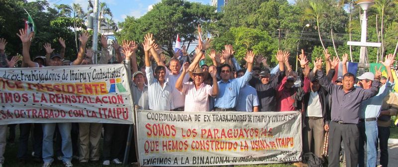 67.IMG_4188.Assuncion Protesta ex obrero della Itaipu..nel mio piccolo con una ola..amplifico la loro  voce