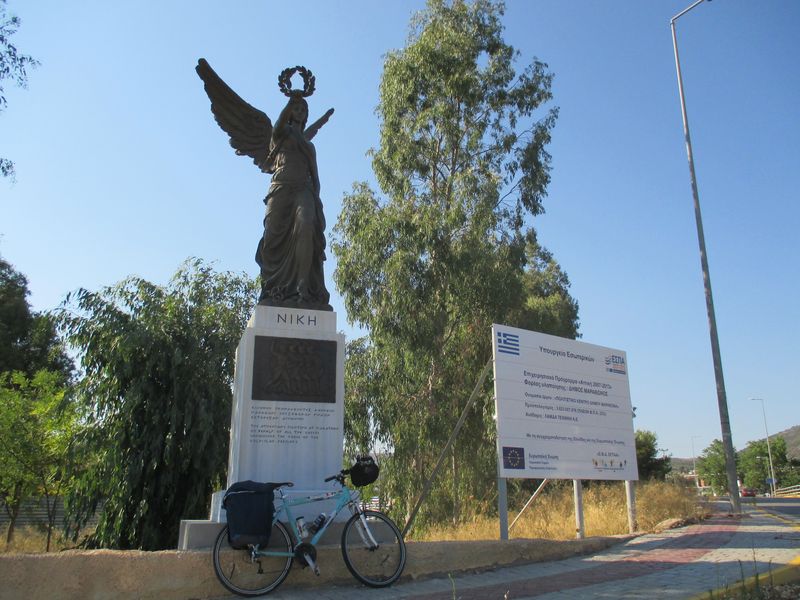 IMG_3722..partenza della maratona…è la mia bici  da premiare …