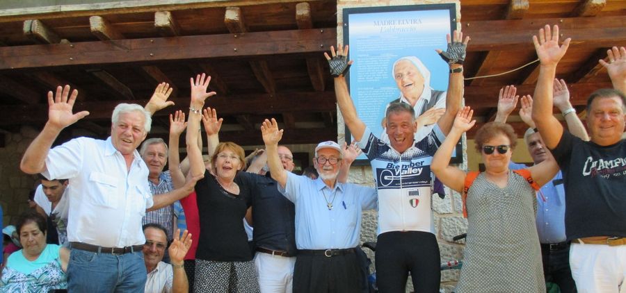 21. Medjugorje..io non ho visto nessuna Madona ma in compenso ho inontrato delle belle persone come suor Elvira (da poco è mancata) e Padre Felice (giullare)