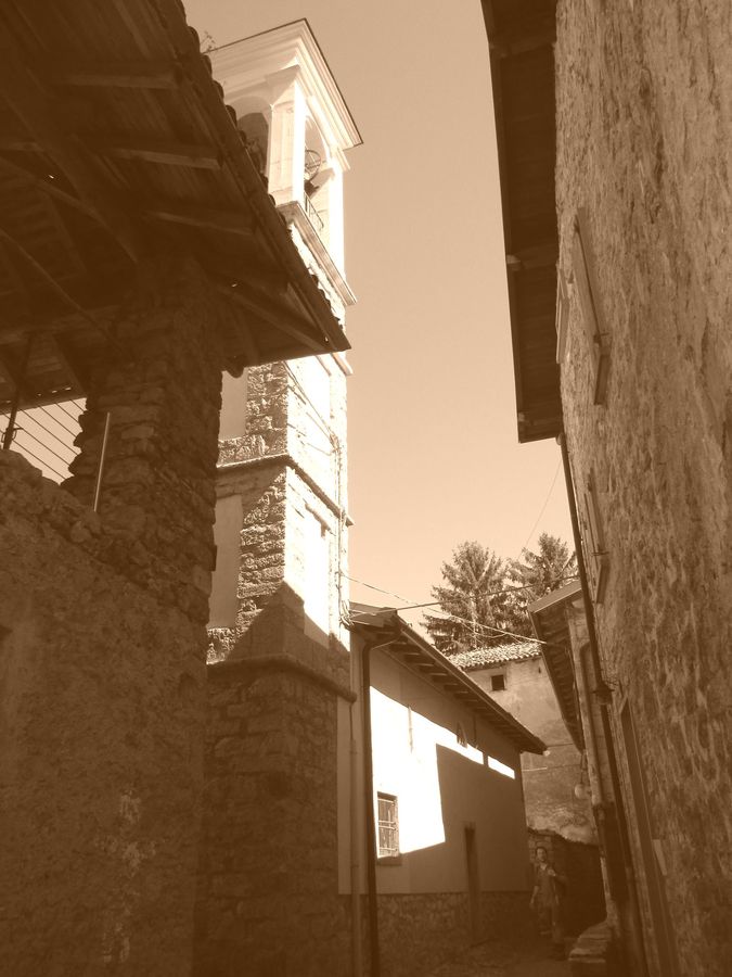 IMG_6245..il nostro Assessore certifica la data di costruzione